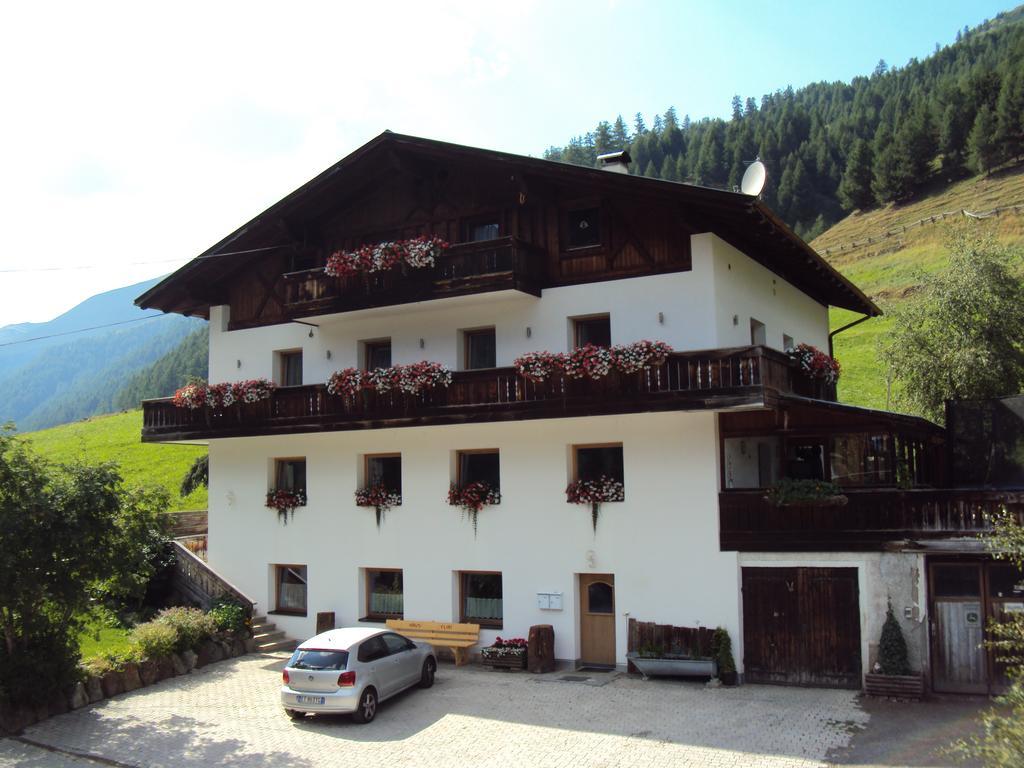 Haus Fliri Hotel Curon Venosta Buitenkant foto