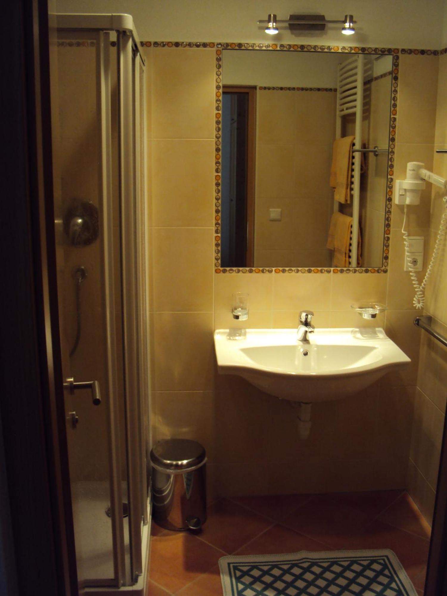Haus Fliri Hotel Curon Venosta Kamer foto