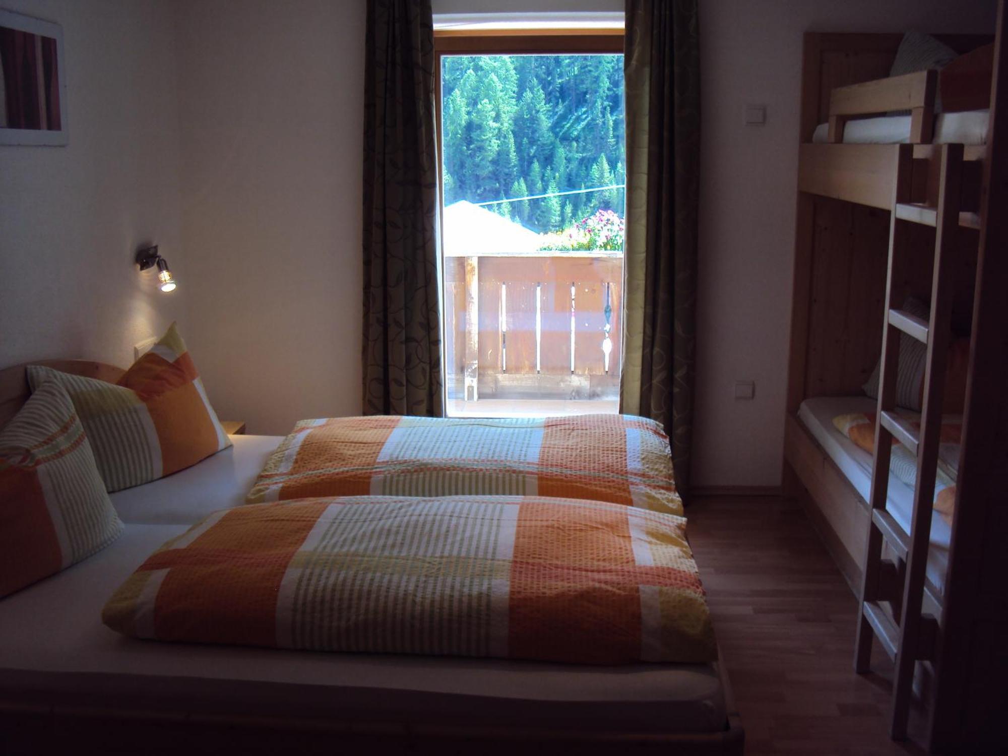 Haus Fliri Hotel Curon Venosta Kamer foto
