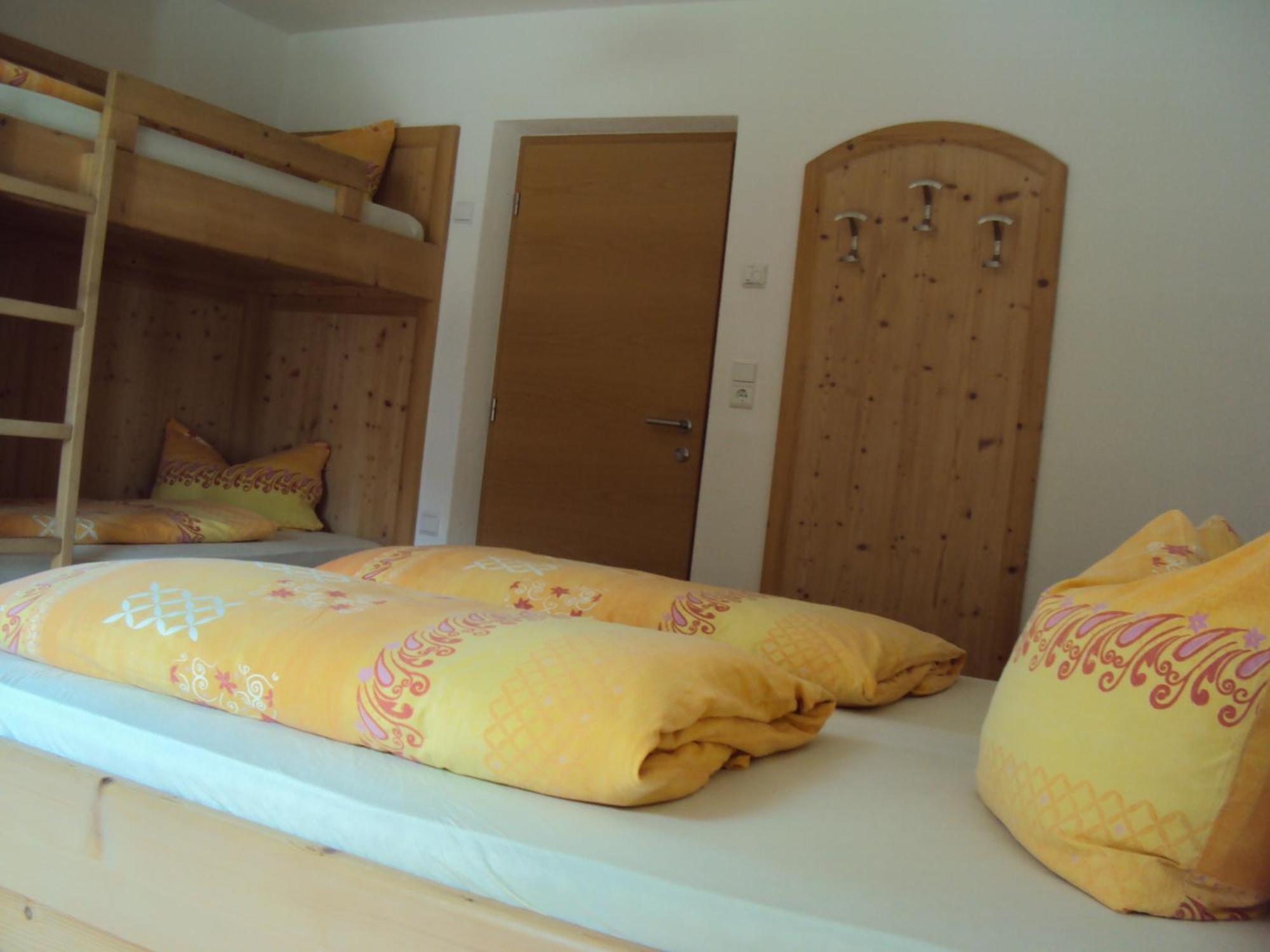 Haus Fliri Hotel Curon Venosta Kamer foto
