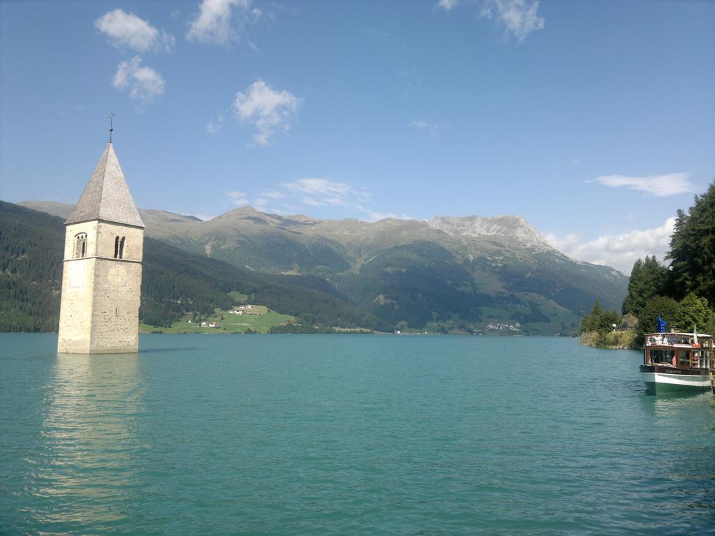Haus Fliri Hotel Curon Venosta Buitenkant foto